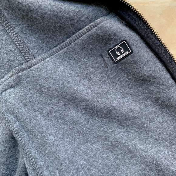 Calvin Klein Quick Dry Fitted Performance Zip Vest - Picture 7 of 8